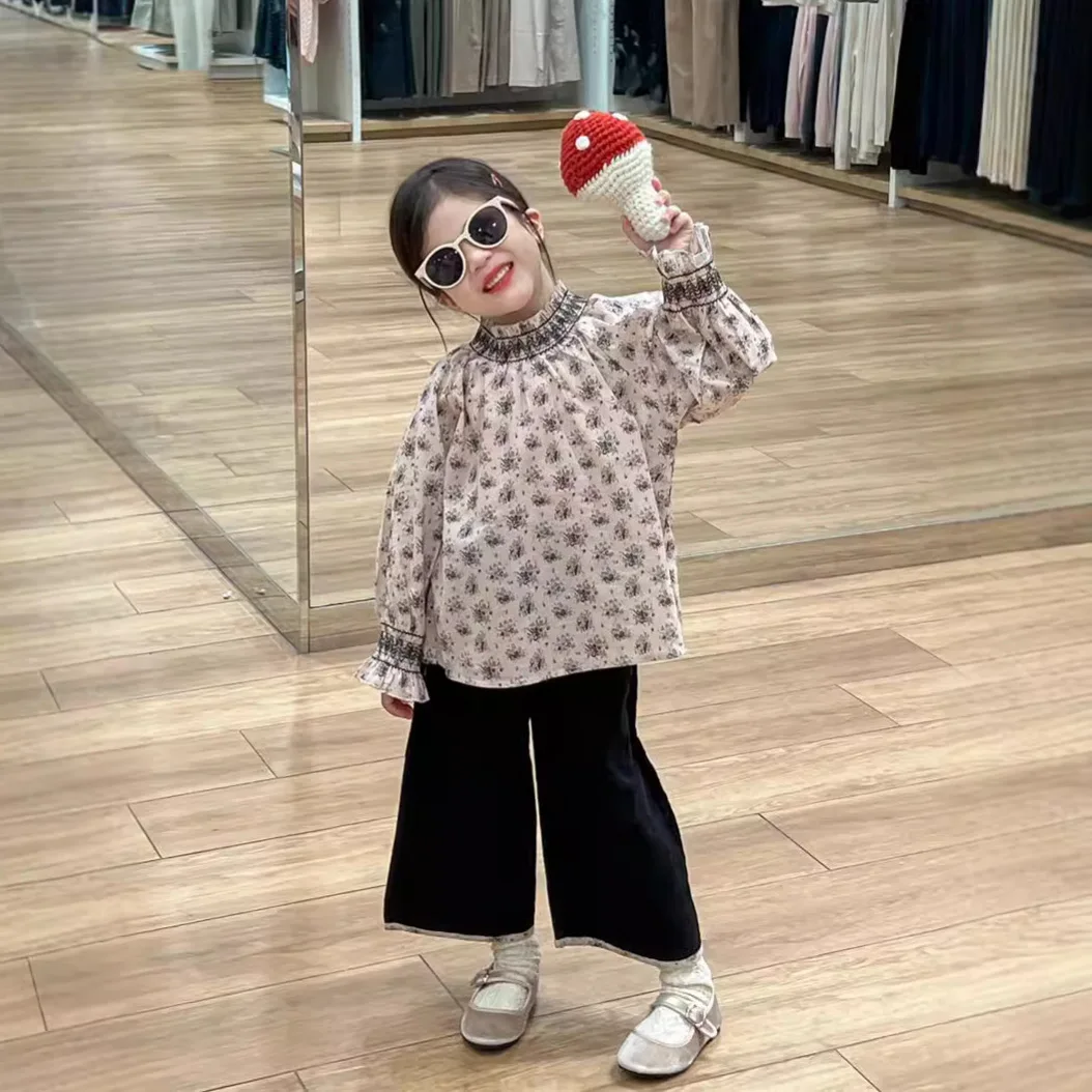 Girls Suits 2024 Autumn New Childrens Wear Baby Girls Lace Collar Floral Loose Shirt Striped Velvet Wide Leg Pants Two-piece Set
Girls Suits 2024 Autumn New Childrens Wear Baby Girls Lace Collar Floral Loose Shirt Striped Velvet Wide Leg Pants Two-piece Set