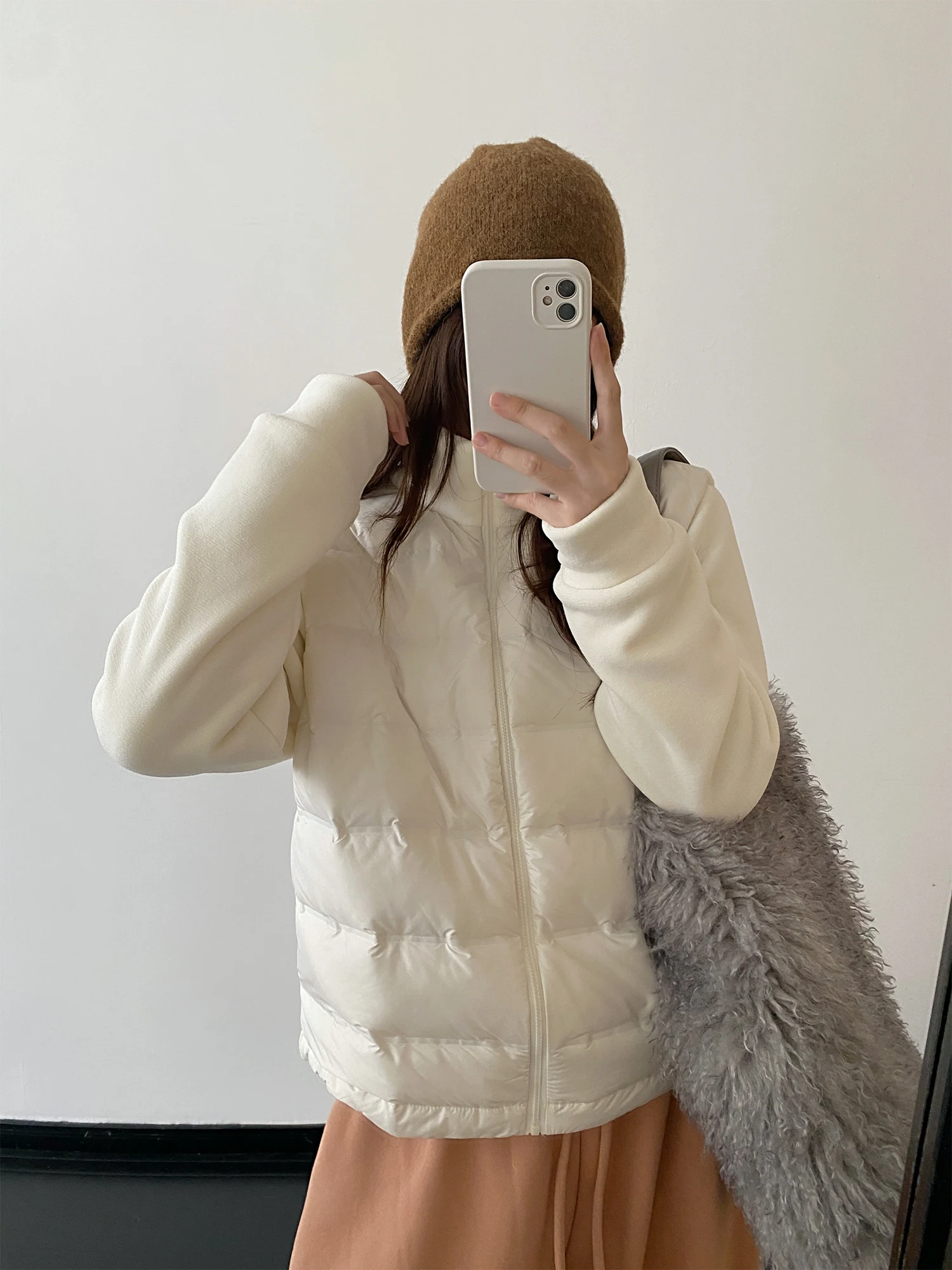 Легкая куртка SunYeo с воротником-стойкой и вставками из флиса, осенне-зимняя, новая модель, тонкий дизайн, вязаная верхняя одежда
Легкая куртка SunYeo с воротником-стойкой и вставками из флиса, осенне-зимняя, новая модель, тонкий дизайн, вязаная верхняя одежда