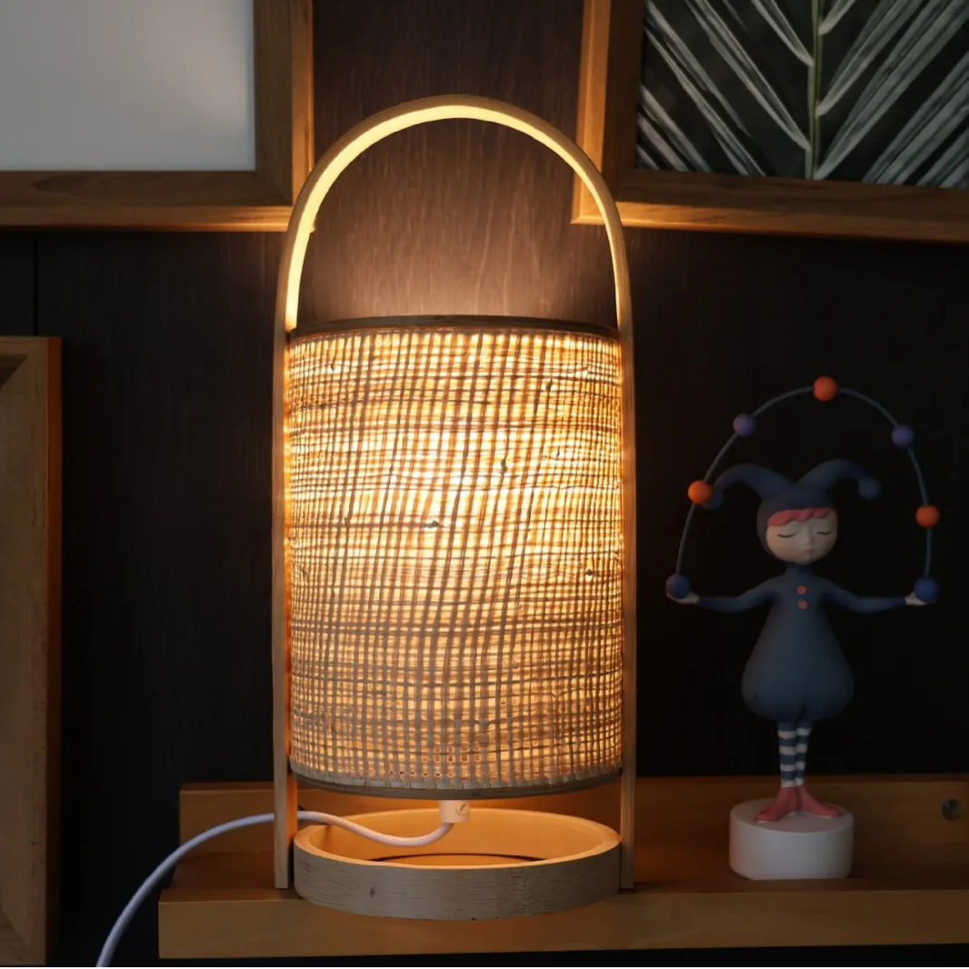 Natural Raffia Table Lamp, Modern Minimalist Lamp for Bedroom, Bedside, Desk, Study Decor
Natural Raffia Table Lamp, Modern Minimalist Lamp for Bedroom, Bedside, Desk, Study Decor