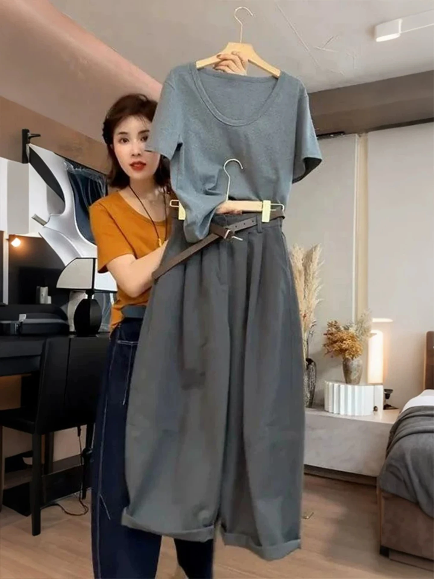 Summer 2026 Sporty Two-Piece Set Casual Loose Wide-Leg Pants Short Sleeve Pure Color T-Shirt Comfortable Commute Style Women'...
Summer 2026 Sporty Two-Piece Set Casual Loose Wide-Leg Pants Short Sleeve Pure Color T-Shirt Comfortable Commute Style Women'...