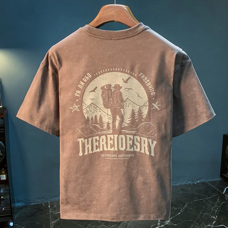 Coffee colored retro printed short sleeved T-shirt for men, summer fashion, nostalgia, trend, street loose casual top
Coffee colored retro printed short sleeved T-shirt for men, summer fashion, nostalgia, trend, street loose casual top