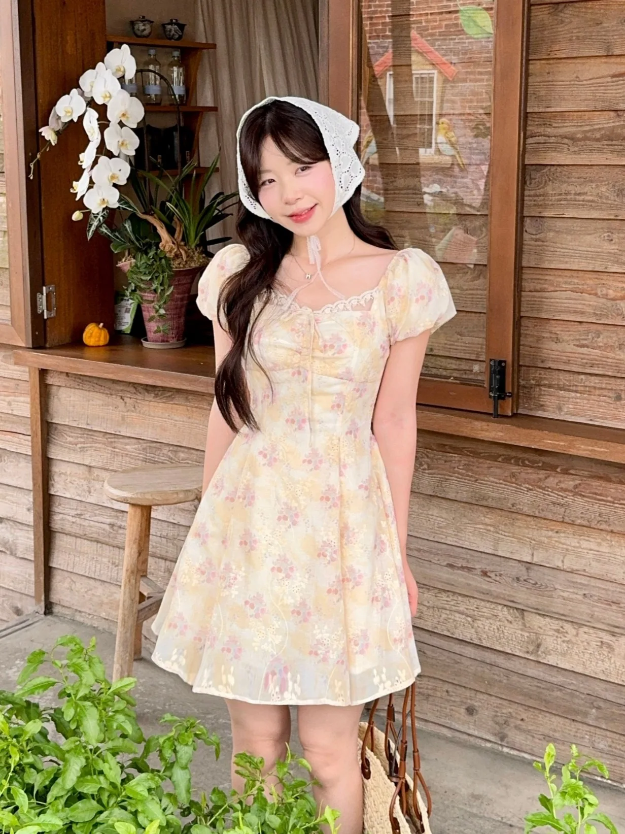 plus Size Floral Lace Trim Bubble Sleeve Short Dress Slimming Waist Design Korean Style Commute A-Line Skirt Summer Dress
plus Size Floral Lace Trim Bubble Sleeve Short Dress Slimming Waist Design Korean Style Commute A-Line Skirt Summer Dress