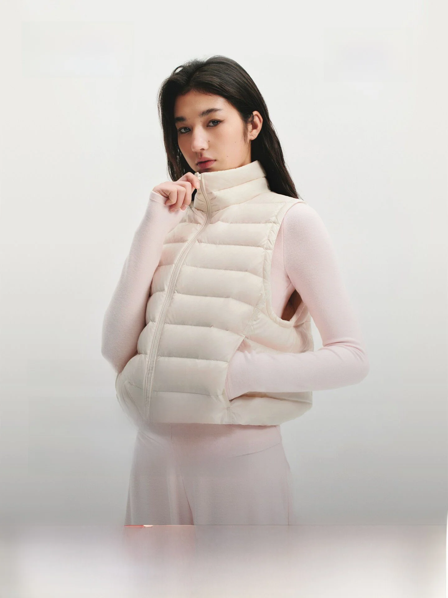 Bosideng 2026 New Women's Short Puffer Jacket Lightweight Warm Goose down Casual Style Fashionable Warmth Daily Wear
Bosideng 2026 New Women's Short Puffer Jacket Lightweight Warm Goose down Casual Style Fashionable Warmth Daily Wear