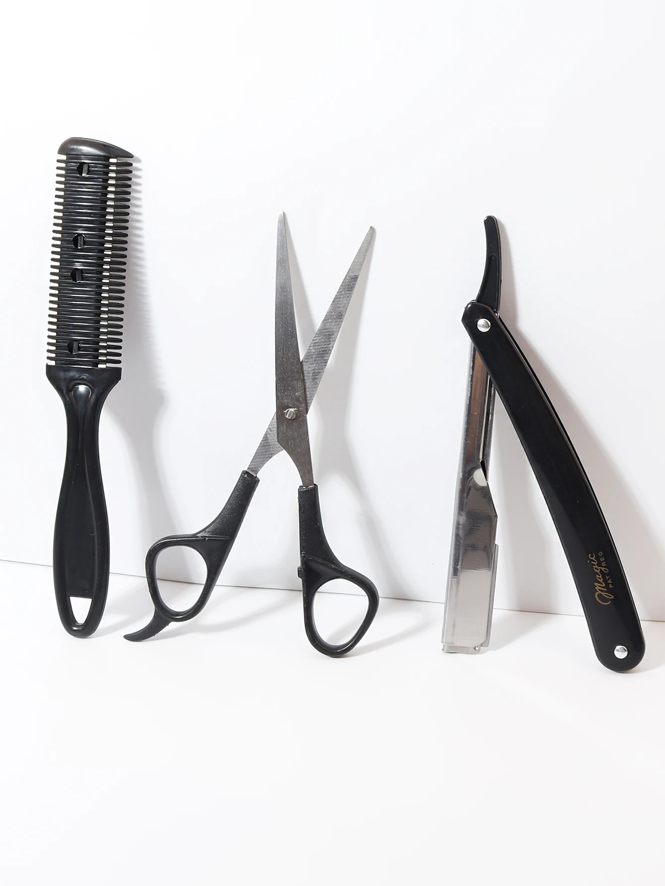 3pcs hair cutting set, removing beard, edge hair,and facial hair,used for hair styling, special for real hair wigs
3pcs hair cutting set, removing beard, edge hair,and facial hair,used for hair styling, special for real hair wigs