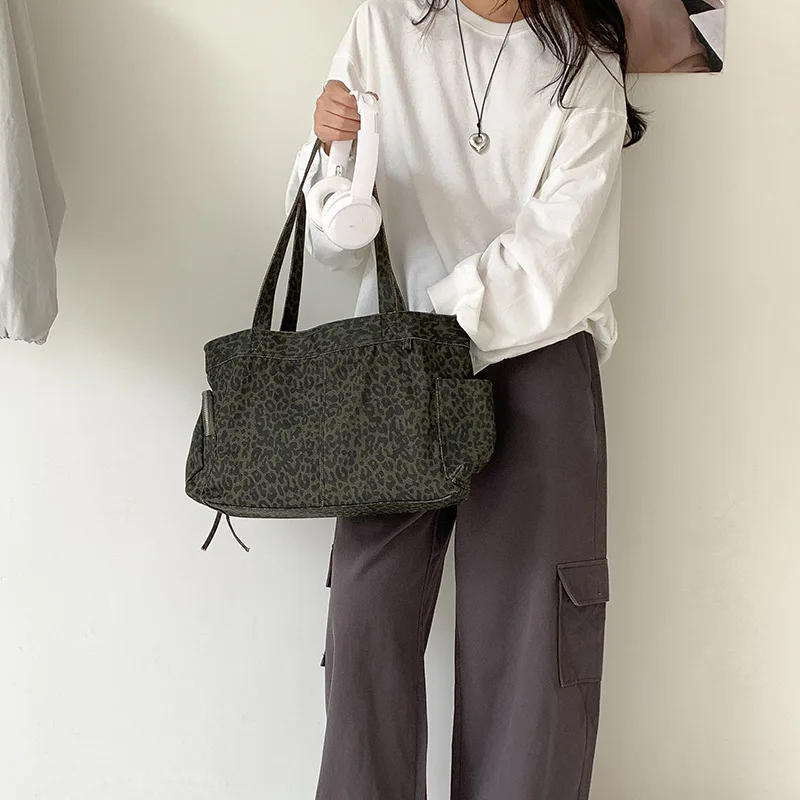 Роскошные сумки на плечо с несколькими карманами для женщин, винтажные леопардовые дорожные сумки-тоут, большие вместительные дорожные сумки-кошельки 
Роскошные сумки на плечо с несколькими карманами для женщин, винтажные леопардовые дорожные сумки-тоут, большие вместительные дорожные сумки-кошельки