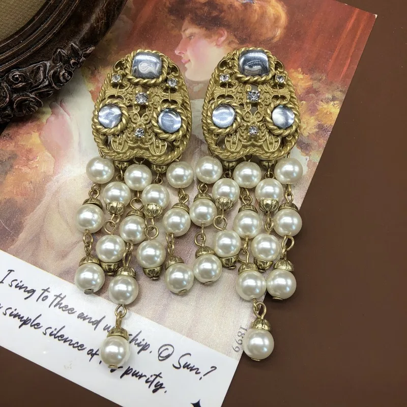 Medieval Style Round Earrings, Pearl Fringed Earrings, Women's Retro Pendant, Light Luxury Silver Needle Earrings, Versatile Tem
Medieval Style Round Earrings, Pearl Fringed Earrings, Women's Retro Pendant, Light Luxury Silver Needle Earrings, Versatile Tem