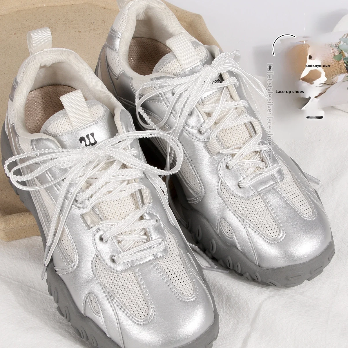 Новые кружевные шнурки в балетном стиле, подходящие для немецких тренировочных туфель, туфли Форреста Гампа, белые повседневные спортивные шнурки.
Новые кружевные шнурки в балетном стиле, подходящие для немецких тренировочных туфель, туфли Форреста Гампа, белые повседневные спортивные шнурки.