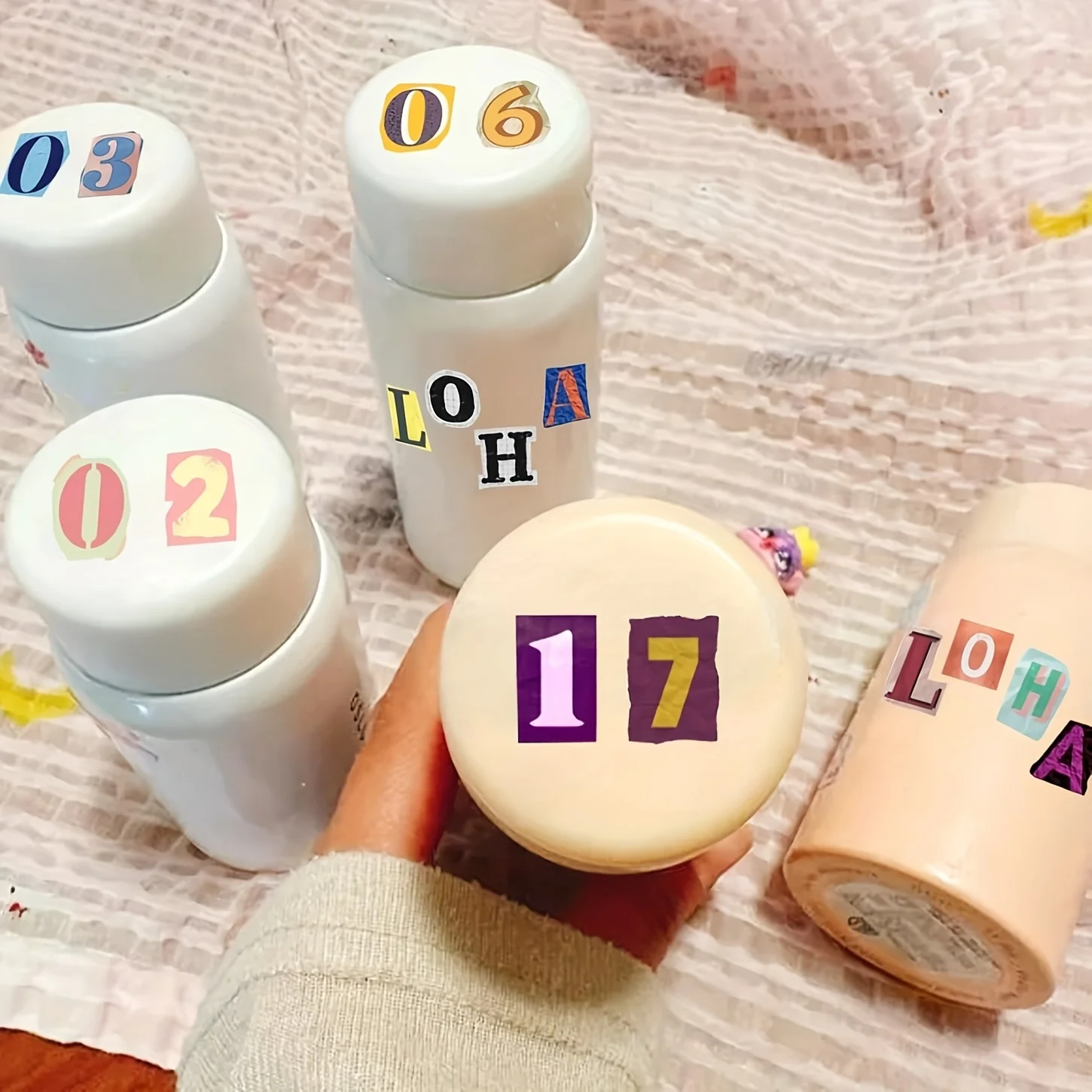 171 шт./2 листа наклейки с буквами для журналов-наклейки с алфавитом и цифрами, неправильные формы, самоклеящиеся, для скрапбукинга
171 шт./2 листа наклейки с буквами для журналов-наклейки с алфавитом и цифрами, неправильные формы, самоклеящиеся, для скрапбукинга