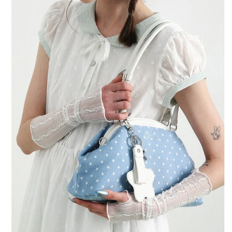 Women Niche Design Polka Dot Dumpling Bag Lady Fresh Sweet Shoulder Bag with Star Pendant Female Simplicity Y2K Crossbody Bag
Women Niche Design Polka Dot Dumpling Bag Lady Fresh Sweet Shoulder Bag with Star Pendant Female Simplicity Y2K Crossbody Bag