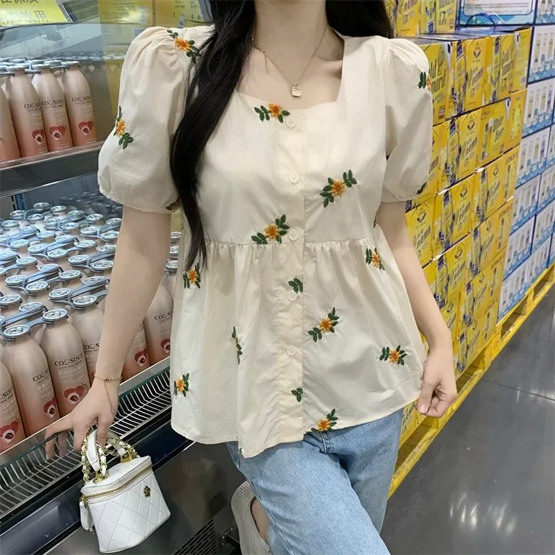 Summer Women Chic Puff Sleeve Shirt Tops Short Sleeve New Floral Chic Single Breasted T Shirts Cute Sweet Girls Cottagecore Tees
Summer Women Chic Puff Sleeve Shirt Tops Short Sleeve New Floral Chic Single Breasted T Shirts Cute Sweet Girls Cottagecore Tees