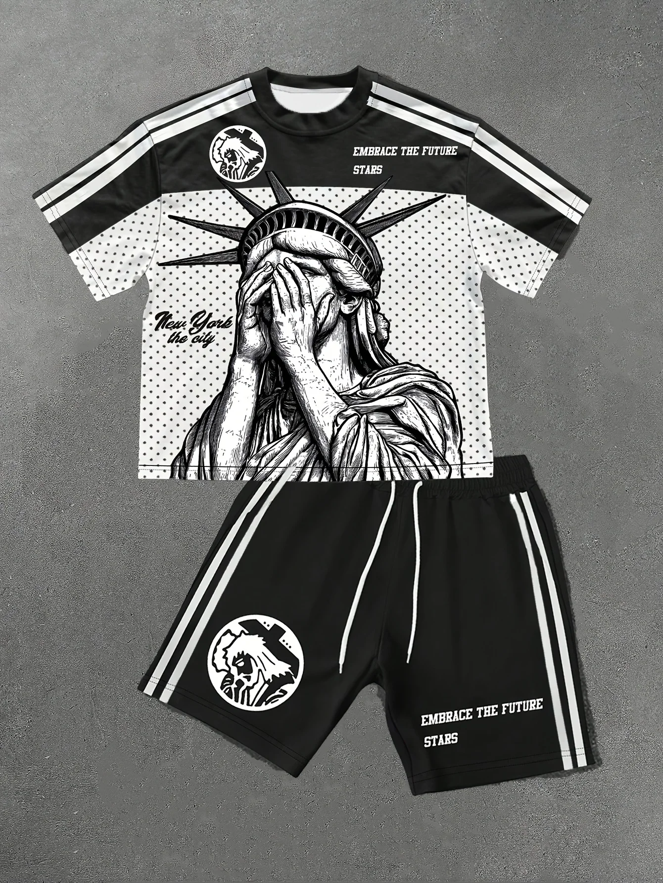 2026 Summer New Men's Short-Sleeved Set with 3D Trendy Print Casual and Fashionable Street Style Comfortable and Soft
2026 Summer New Men's Short-Sleeved Set with 3D Trendy Print Casual and Fashionable Street Style Comfortable and Soft