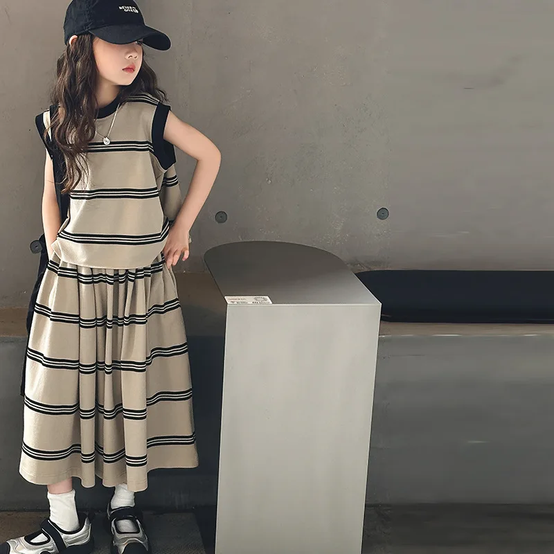 Summer Kids Clothes Set Sleeveless Suit Teen Girls Striped T shirt Top Vest + Elastic Waist Wide leg pant Child 4 8 12 14 Year
Summer Kids Clothes Set Sleeveless Suit Teen Girls Striped T shirt Top Vest + Elastic Waist Wide leg pant Child 4 8 12 14 Year