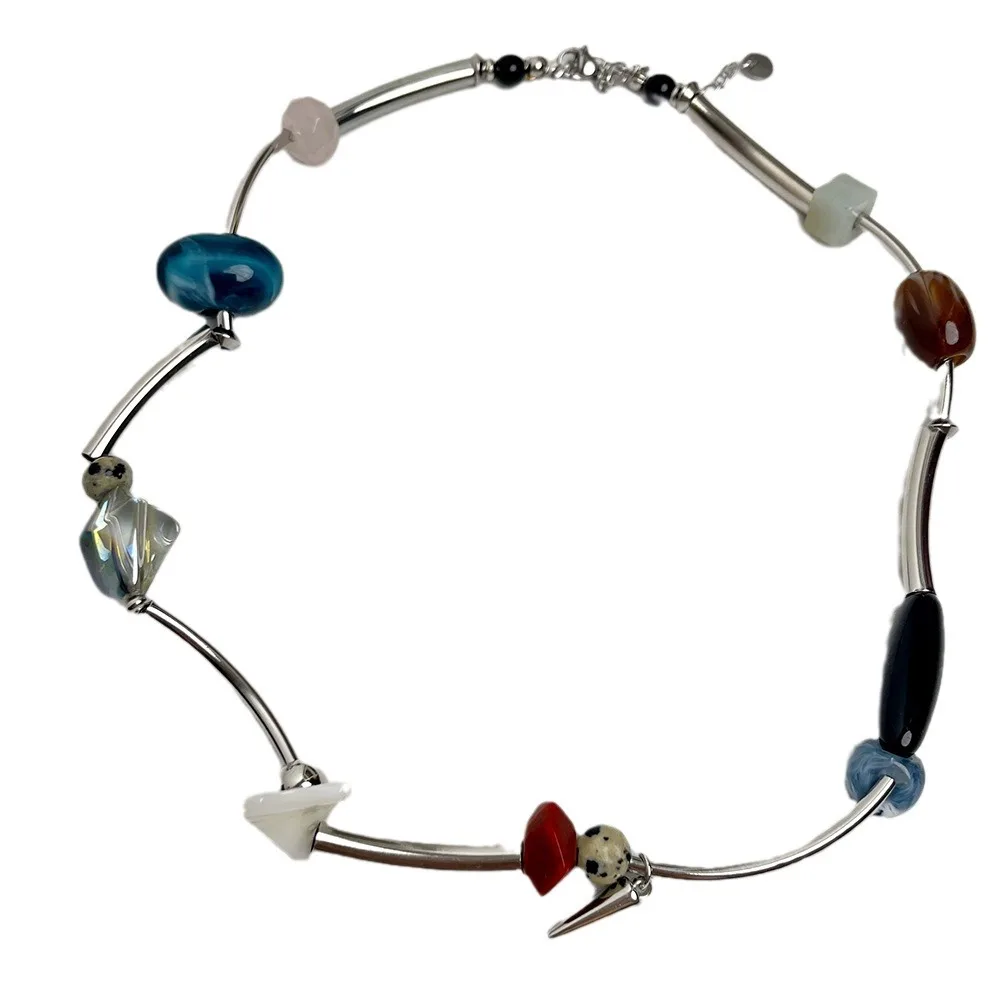 Colored special-shaped stone shell beaded necklace, simple collarbone chain for women
Colored special-shaped stone shell beaded necklace, simple collarbone chain for women