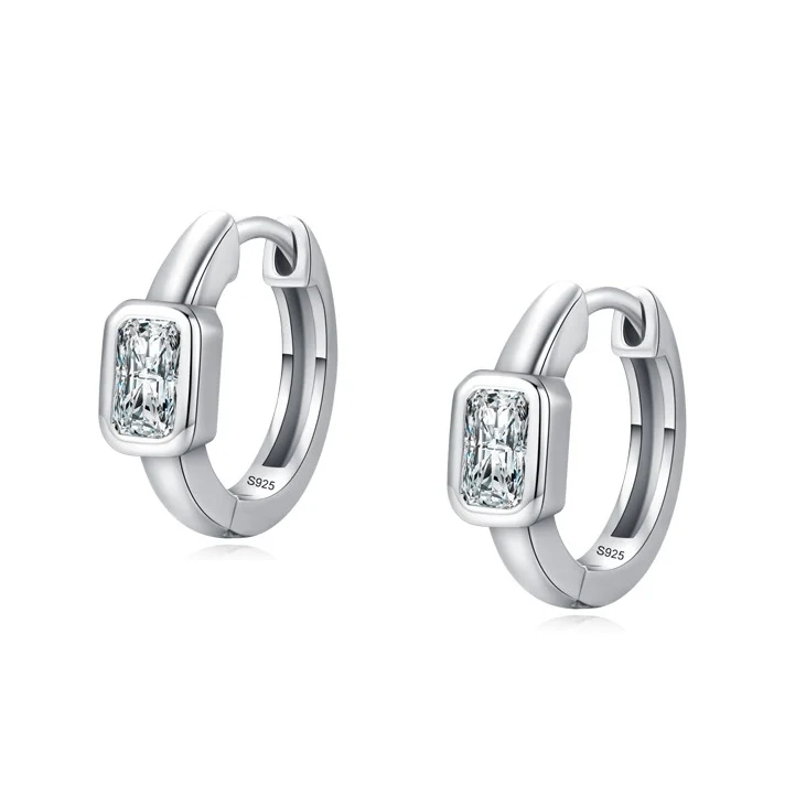 Ins Popular High-End 925 Sterling Silver Rectangular Diamond Huggie Earrings for Women
Ins Popular High-End 925 Sterling Silver Rectangular Diamond Huggie Earrings for Women