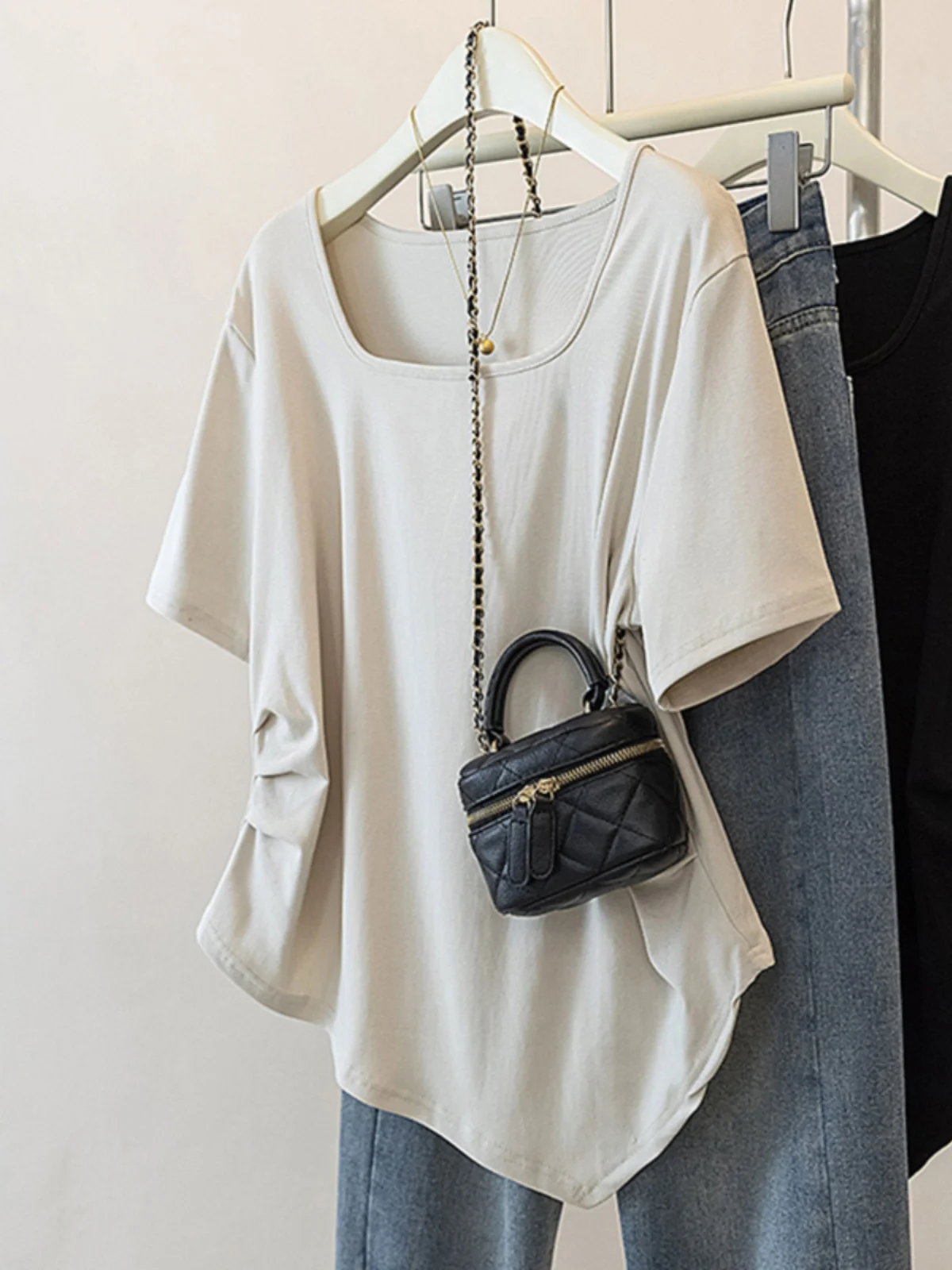 Summer Casual Short Sleeve T-Shirt Women Irregular Square Collar Top plus Size Slimming Belly Covering Half Sleeve Shirt
Summer Casual Short Sleeve T-Shirt Women Irregular Square Collar Top plus Size Slimming Belly Covering Half Sleeve Shirt