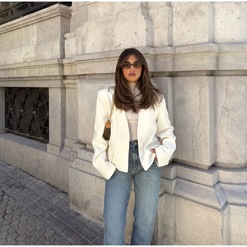 Элегантная белая женская куртка с v-образным вырезом и длинными рукавами, закрытыми пуговицами и карманами, женские пальто, весна 2024, новые модные офисные женские куртки
Элегантная белая женская куртка с v-образным вырезом и длинными рукавами, закрытыми пуговицами и карманами, женские пальто, весна 2024, новые модные офисные женские куртки
