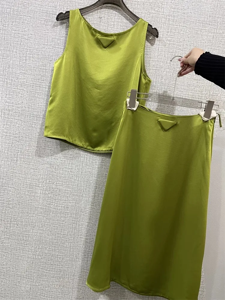 Two Piece Skirt Set Women Solid Color Casual Round Neck Sleeveless Top+Medium Length Skirt Two-Piece Women's Set Slim Fit Style
Two Piece Skirt Set Women Solid Color Casual Round Neck Sleeveless Top+Medium Length Skirt Two-Piece Women's Set Slim Fit Style