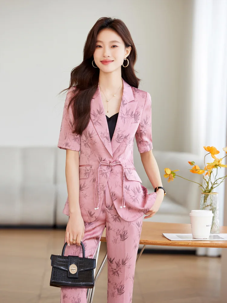 Pink fashionable business ladies' clothing bamboo leaf pattern suit two-piece suit and pants summer 2025 New Casual Style
Pink fashionable business ladies' clothing bamboo leaf pattern suit two-piece suit and pants summer 2025 New Casual Style