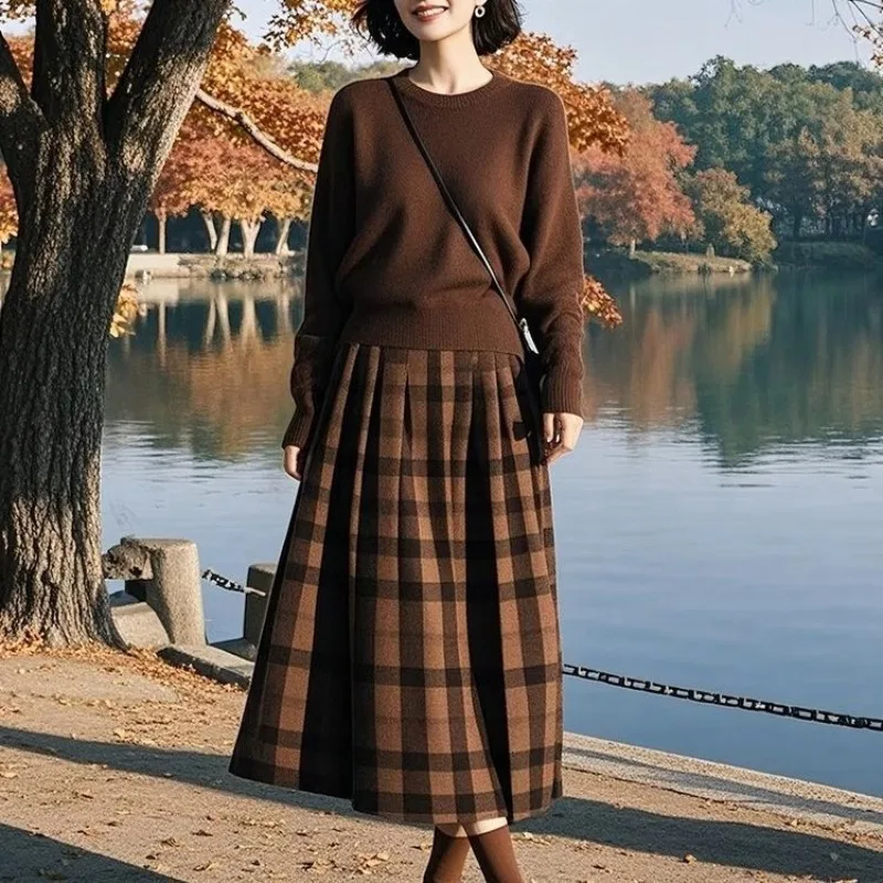 Women's Autumn Winter Vintage Plaid Skirts Sweater Two Piece Set Lady England Style Brown Knit Pullover Tops Skirt Outfits
Women's Autumn Winter Vintage Plaid Skirts Sweater Two Piece Set Lady England Style Brown Knit Pullover Tops Skirt Outfits