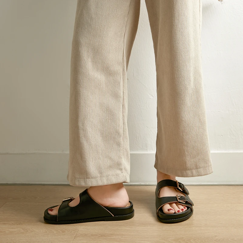 Sandales d'été en cuir véritable pour femmes, chaussures d'extérieur décontractées, semelle optique, toboggans de plage,mode
Sandales d'été en cuir véritable pour femmes, chaussures d'extérieur décontractées, semelle optique, toboggans de plage,mode