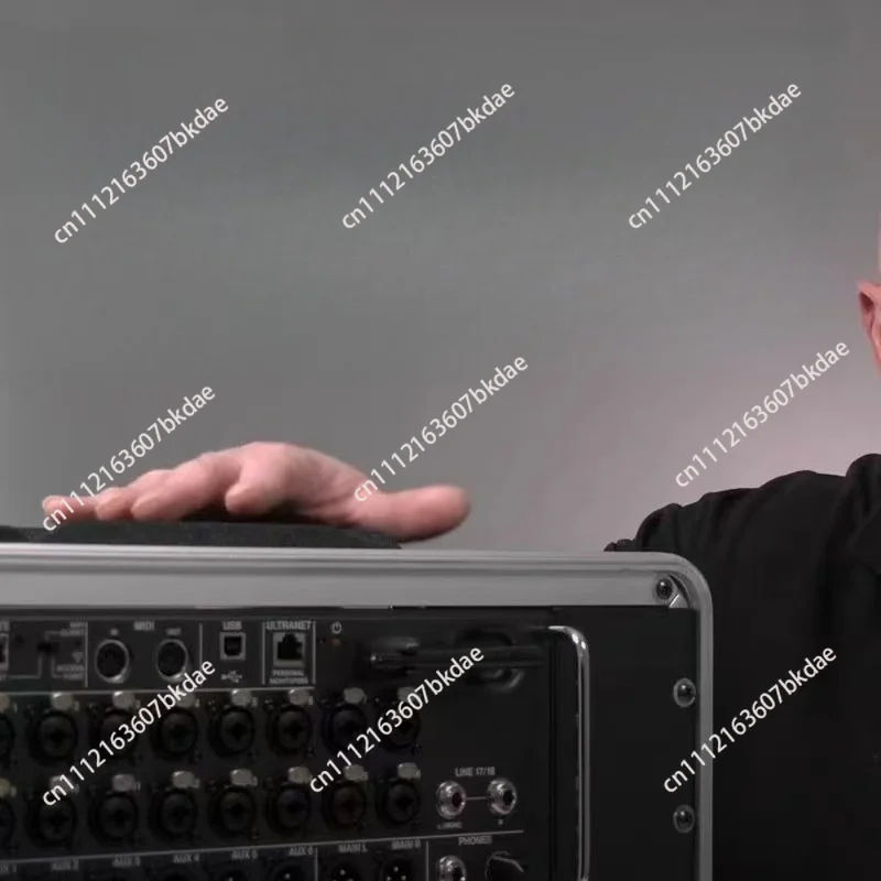 Professional Digital Mixing Console MR18 MR12 Studio DJ Sound Table Multi-track Audio Mixer for Studio Use
Professional Digital Mixing Console MR18 MR12 Studio DJ Sound Table Multi-track Audio Mixer for Studio Use