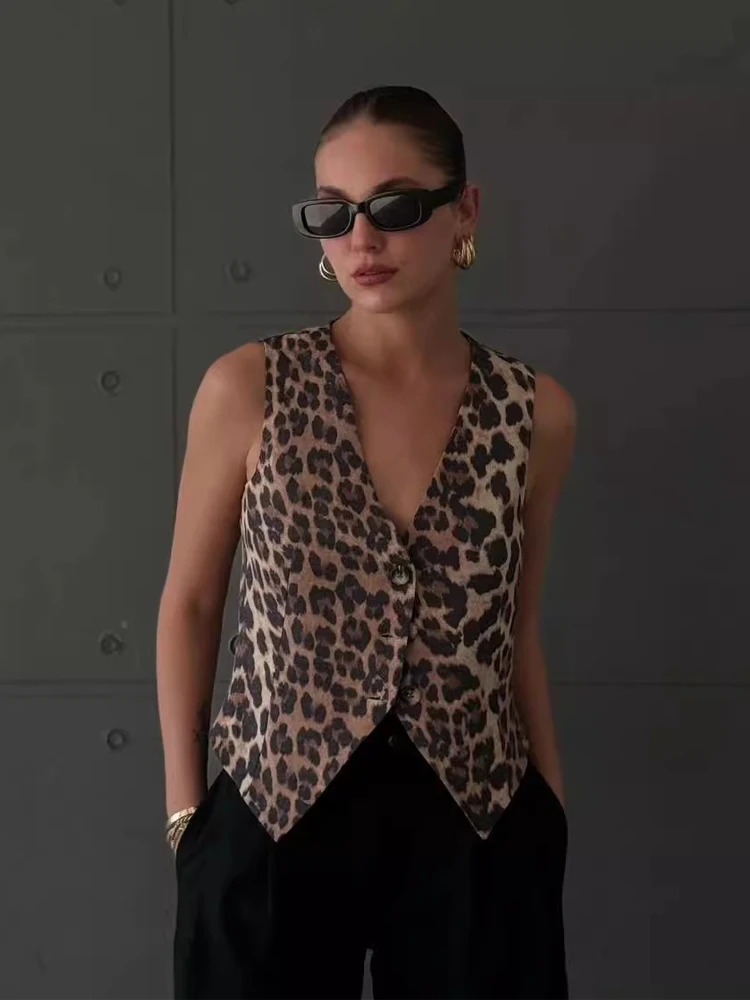 Zadily 2025 Suumer Women's Leopard Print Sleeveless Vest V Neck Cropped Vintage Streetwear Button Down Top Female Clothing
Zadily 2025 Suumer Women's Leopard Print Sleeveless Vest V Neck Cropped Vintage Streetwear Button Down Top Female Clothing