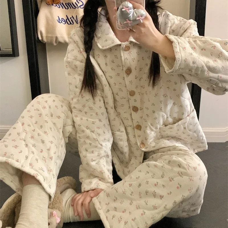 Korean Ins Winter New Striped Rainbow Candy Sweet Diamond Padded Loungewear Pajama Set 2 Pieces Sweet Princess Style One Size
Korean Ins Winter New Striped Rainbow Candy Sweet Diamond Padded Loungewear Pajama Set 2 Pieces Sweet Princess Style One Size