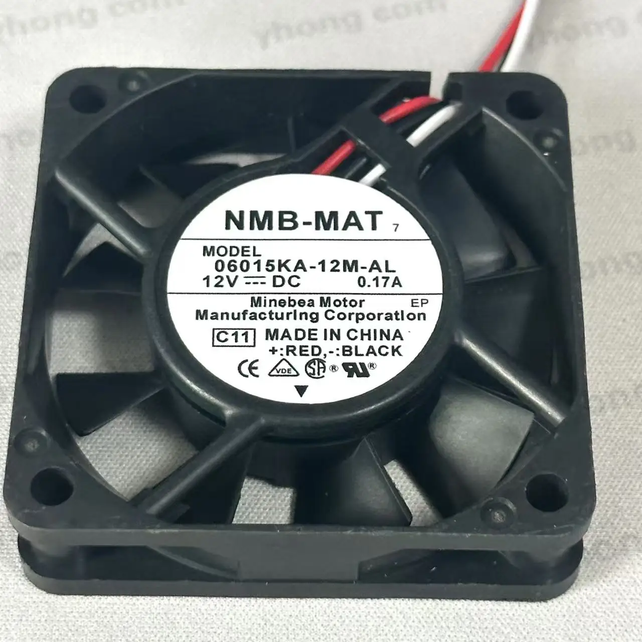 NMB 06015KA-12M-AL DC 12V 0.17A 60x60x15mm 3-Wire Server Cooling Fan
NMB 06015KA-12M-AL DC 12V 0.17A 60x60x15mm 3-Wire Server Cooling Fan