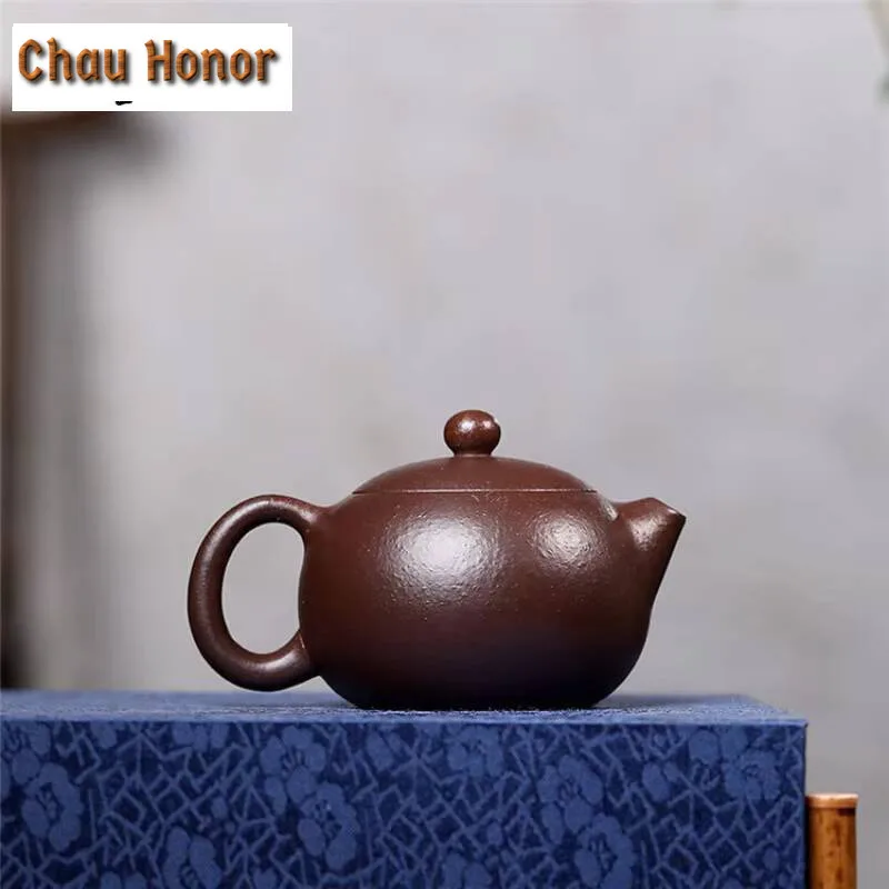 Роскошные чайники Yixing из фиолетовой глины, 180 мл, горшок Xishi ручной работы, необработанная руда, фиолетовый нефрит, золотой песок, чайник, китайский чайник Zisha, аксессуары
Роскошные чайники Yixing из фиолетовой глины, 180 мл, горшок Xishi ручной работы, необработанная руда, фиолетовый нефрит, золотой песок, чайник, китайский чайник Zisha, аксессуары
