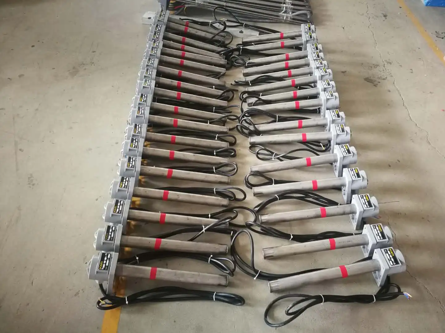Haney Industrial Electric Heaters Tubular 2kw Titanium Immersion Heater for Plating Machine
Haney Industrial Electric Heaters Tubular 2kw Titanium Immersion Heater for Plating Machine