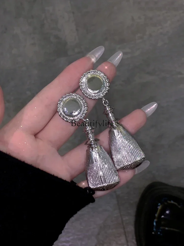 Fashionable Temperament Antique Style Elegant Earrings High-Grade Personalized Earrings
Fashionable Temperament Antique Style Elegant Earrings High-Grade Personalized Earrings
