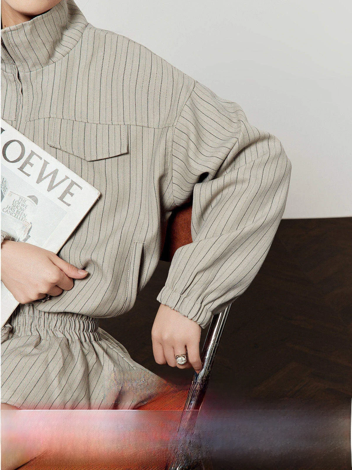 Women's Striped Jaet Zipper Dstring Collar Loose Top Waist Inward Design Original Pattern Chinese Brand Fall New Sle
Women's Striped Jaet Zipper Dstring Collar Loose Top Waist Inward Design Original Pattern Chinese Brand Fall New Sle