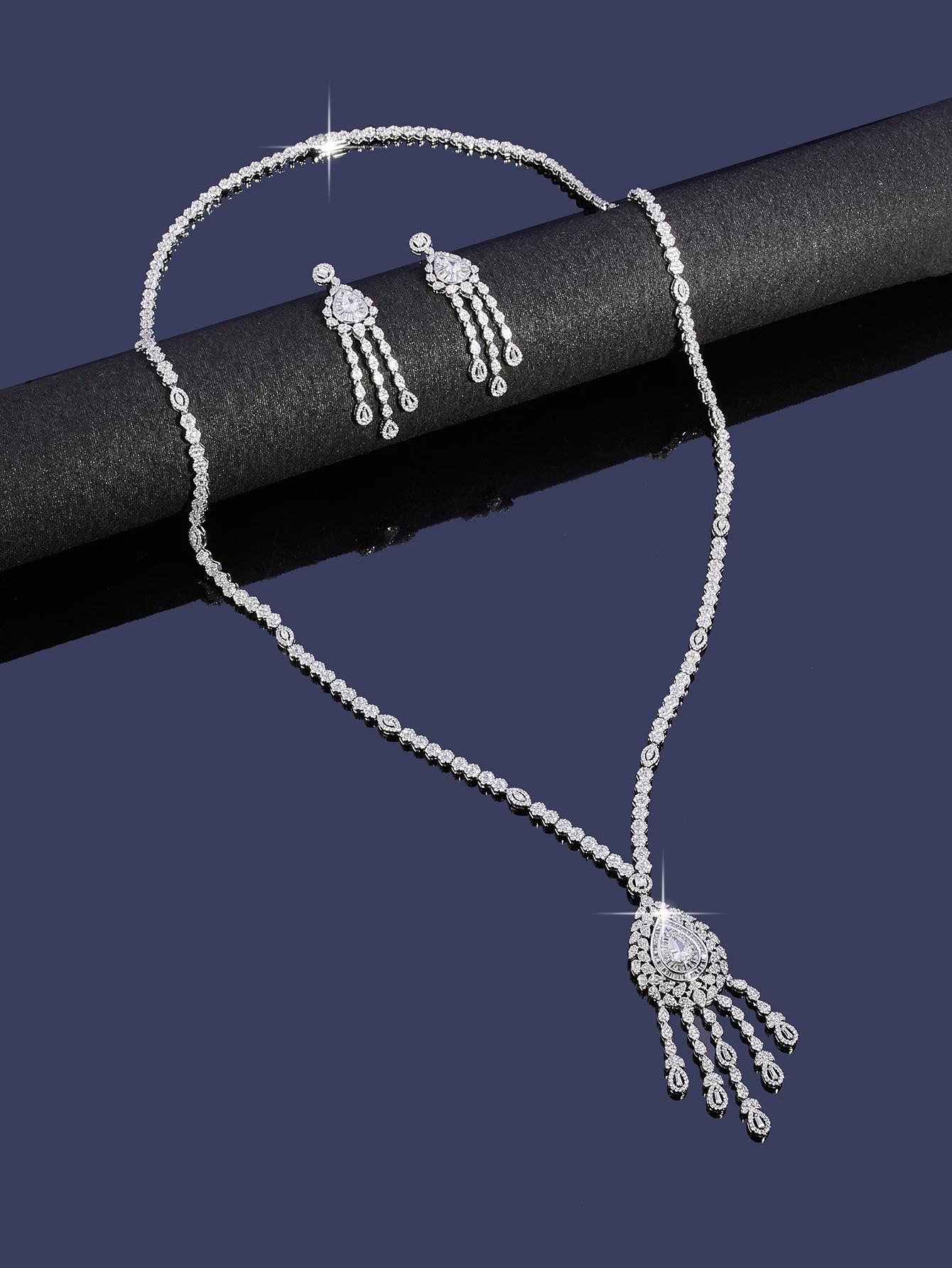 Saudi Dubai Long Chain Necklace Set for Women Luxury Cubic Zirconia Bridal Jewelry Set Wedding Accessories
Saudi Dubai Long Chain Necklace Set for Women Luxury Cubic Zirconia Bridal Jewelry Set Wedding Accessories