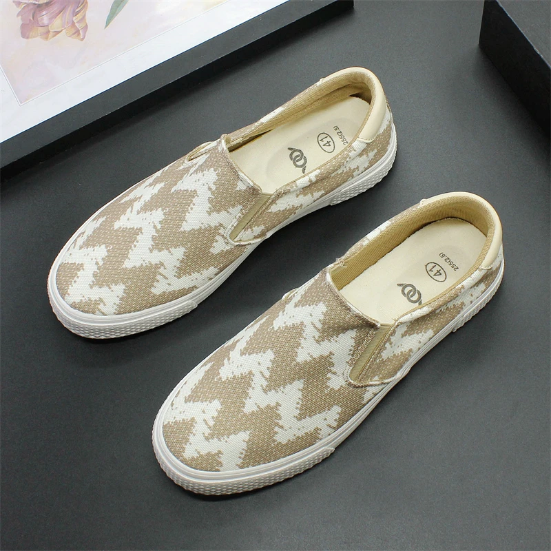Casual men's shoes 2024 spring lightweight flat shoes low-cut printed loafers soft sole breathable cloth shoes men's vulcanized
Casual men's shoes 2024 spring lightweight flat shoes low-cut printed loafers soft sole breathable cloth shoes men's vulcanized