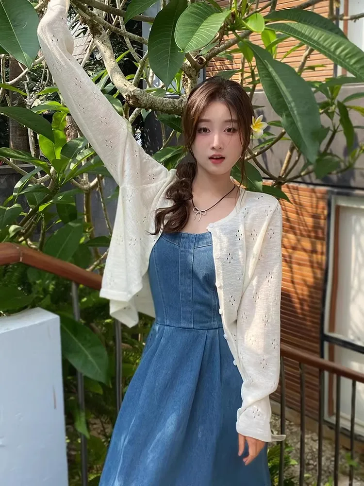 Summer Thin Ice Silk Knitted Outerwear Shoulder Shawl Women's Loose Hollow Cover up Top Sweet Style Long Sleeve UV Protection
Summer Thin Ice Silk Knitted Outerwear Shoulder Shawl Women's Loose Hollow Cover up Top Sweet Style Long Sleeve UV Protection