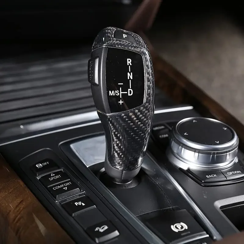 Carbon Fiber Gear Shift Knob Wrap Trim For Left-Hand Drive Vehicles, Black Twill Pattern, Compatible With Sedan And SUV Models
Carbon Fiber Gear Shift Knob Wrap Trim For Left-Hand Drive Vehicles, Black Twill Pattern, Compatible With Sedan And SUV Models