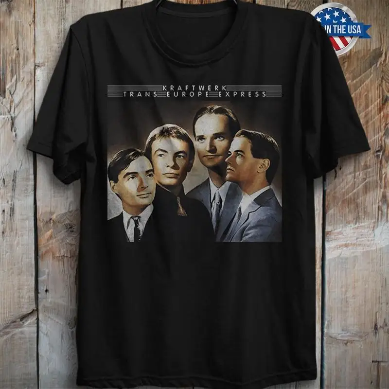 Trans Europe Express Kraftwerk легенда немецкой электронной музыки футболка постер
Trans Europe Express Kraftwerk легенда немецкой электронной музыки футболка постер