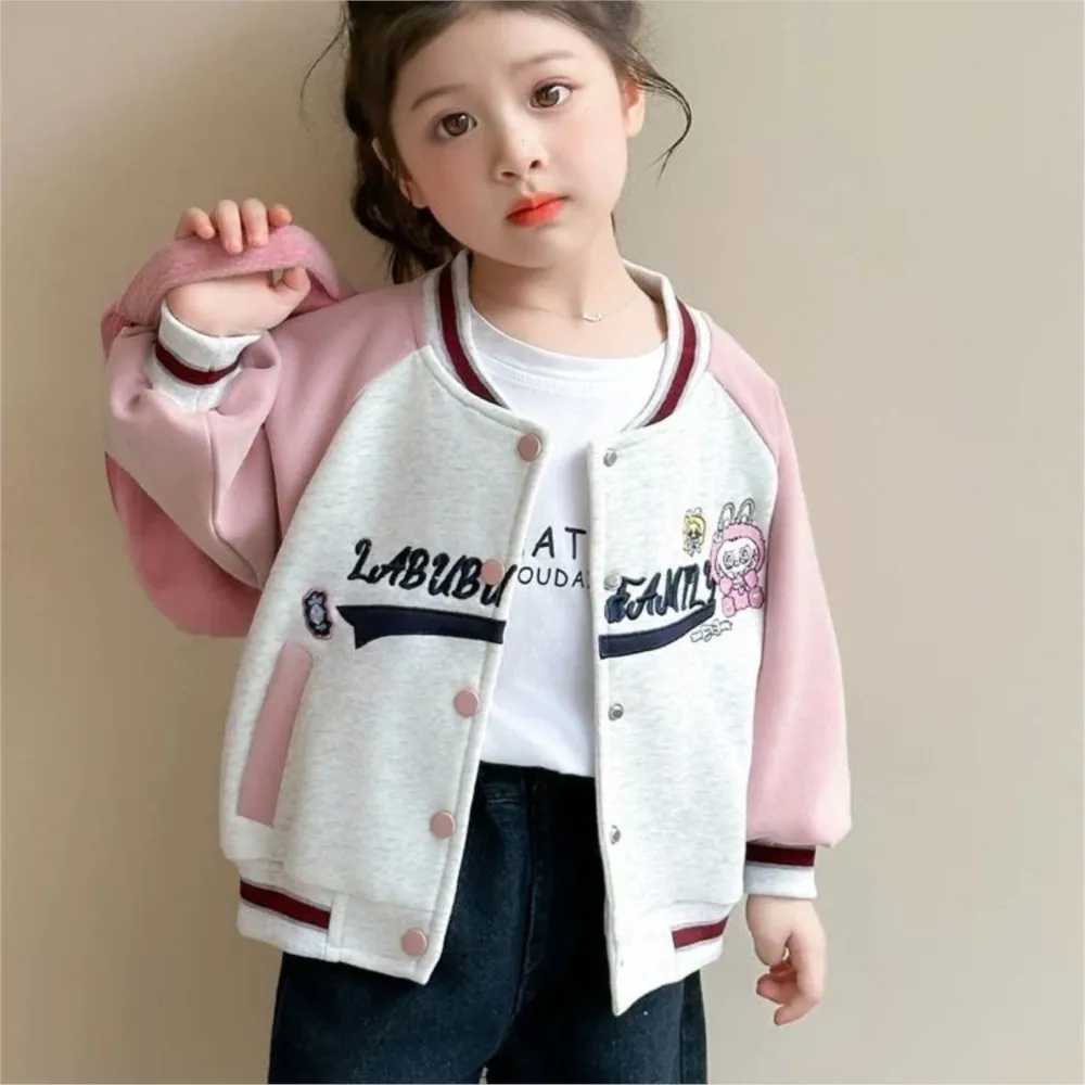 Новинка 2023 года, весенне-осенняя бейсбольная форма для маленьких девочек и мальчиков, пальто, куртки, парки, модные детские топы, одежда, пальто
Новинка 2023 года, весенне-осенняя бейсбольная форма для маленьких девочек и мальчиков, пальто, куртки, парки, модные детские топы, одежда, пальто