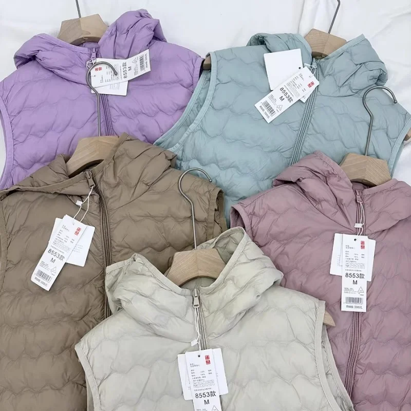2026 Autumn Winter Ultra Light White Duck Down Vest Parkas Women Sleeveless Hooded Down Tank Coat Female Short Waistcoat Jacket
2026 Autumn Winter Ultra Light White Duck Down Vest Parkas Women Sleeveless Hooded Down Tank Coat Female Short Waistcoat Jacket