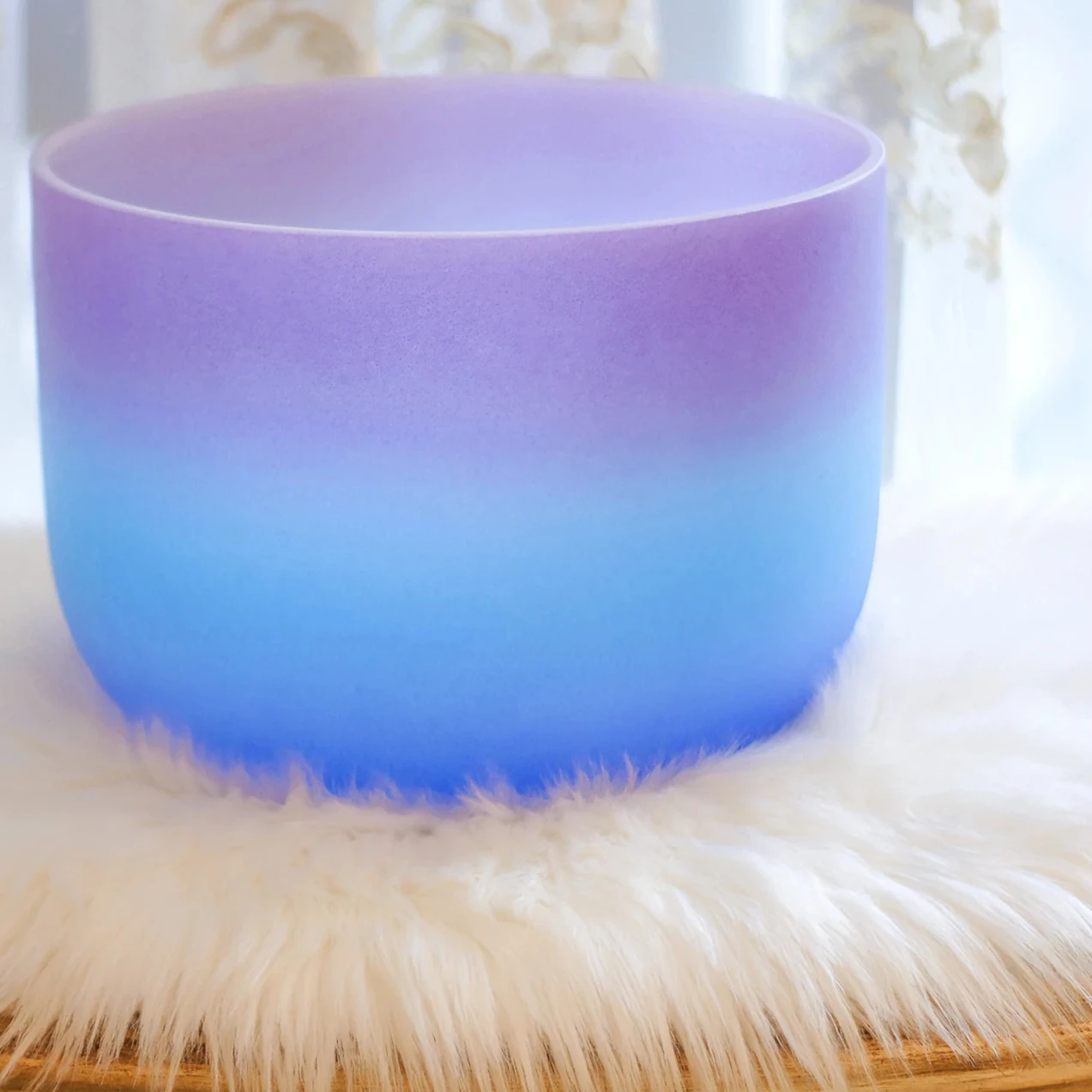 Exclusive Design Three Layer Gradient Frosted Crystal Singing Bowl, Premium Pure Quartz Sound Healing Instrument For Chakra Balancing Yoga Meditation Sound Bath Spiritual Energy Relaxation Therapy
Exclusive Design Three Layer Gradient Frosted Crystal Singing Bowl, Premium Pure Quartz Sound Healing Instrument For Chakra Balancing Yoga Meditation Sound Bath Spiritual Energy Relaxation Therapy