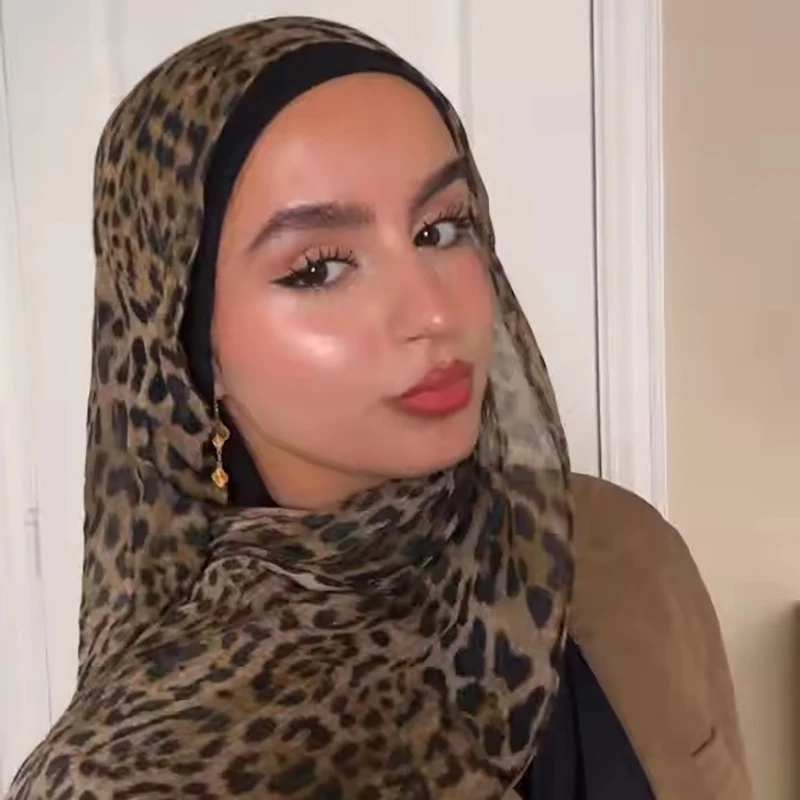 Classic Leopard Print Voile Scarf For Women Girls Sunscreen Scarves Soft Travel Shawl Foulard Breathable Female Wrap Shawls New
Classic Leopard Print Voile Scarf For Women Girls Sunscreen Scarves Soft Travel Shawl Foulard Breathable Female Wrap Shawls New