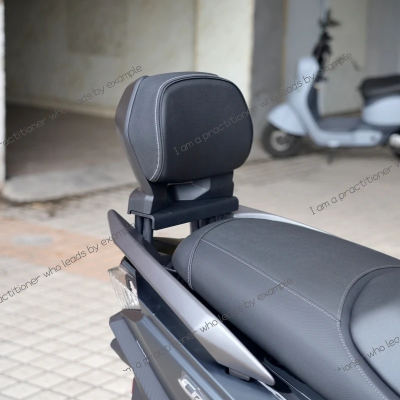 Suitable for 25 Sanyang Cruise 250 rear backrest CRUISYM300 rear backrest cushion, waist back
Suitable for 25 Sanyang Cruise 250 rear backrest CRUISYM300 rear backrest cushion, waist back