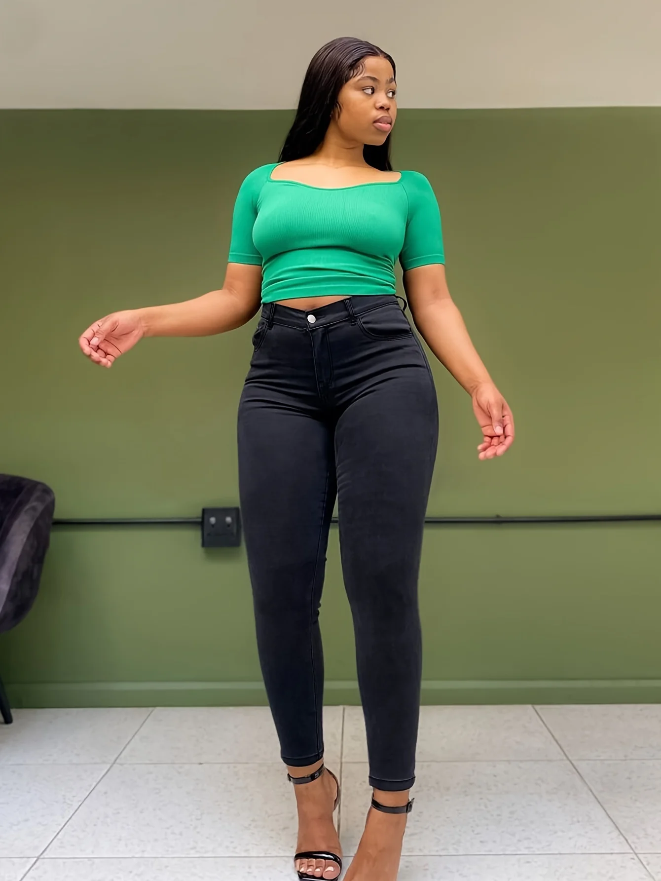 Plus Size Black Skinny Jeans for Women, Stretchy Slim Fit Ankle Pants with Elastic Design
Plus Size Black Skinny Jeans for Women, Stretchy Slim Fit Ankle Pants with Elastic Design