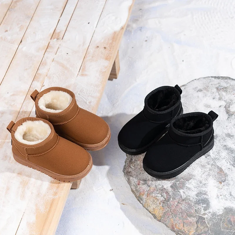 Kids Warm Plush Boots with Thick Fur Children Ankle Boots Soild Color 2025 Winter New Students Short Boots Round Toes Soft Sole
Kids Warm Plush Boots with Thick Fur Children Ankle Boots Soild Color 2025 Winter New Students Short Boots Round Toes Soft Sole