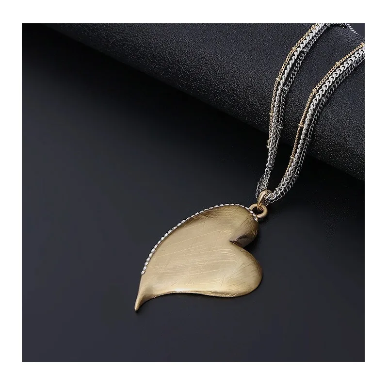 New Necklace, High-end Heart-shaped Fashion Sweater Chain, Long Women's Necklace.
New Necklace, High-end Heart-shaped Fashion Sweater Chain, Long Women's Necklace.