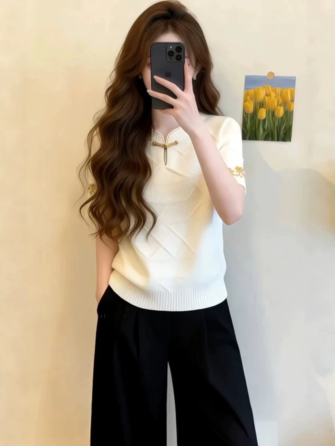 Elegant Embroidered Short Sleeve Knitwear Women's Summer plus Size Slimming Stylish Anti-Aging Top Korean Style Loose Fit
Elegant Embroidered Short Sleeve Knitwear Women's Summer plus Size Slimming Stylish Anti-Aging Top Korean Style Loose Fit