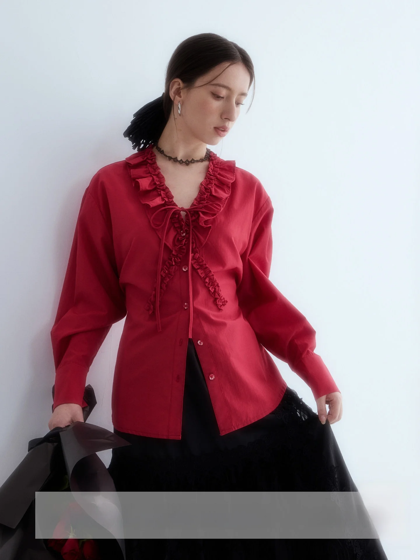 Misty Poesie Red Long Sleeve V-neck Ruffle Two-wear Knot Women's Shirt Retro Style Loose Fit Anti-wrinkle Daily Wear
Misty Poesie Red Long Sleeve V-neck Ruffle Two-wear Knot Women's Shirt Retro Style Loose Fit Anti-wrinkle Daily Wear