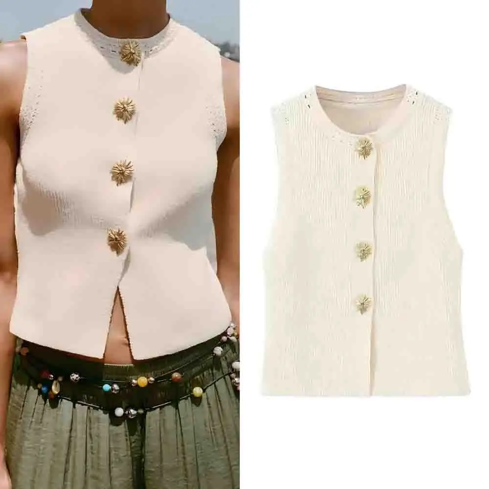 Women's new fashion gold button decoration slim round neck knitted vest retro sleeveless women's vest chic top
Women's new fashion gold button decoration slim round neck knitted vest retro sleeveless women's vest chic top