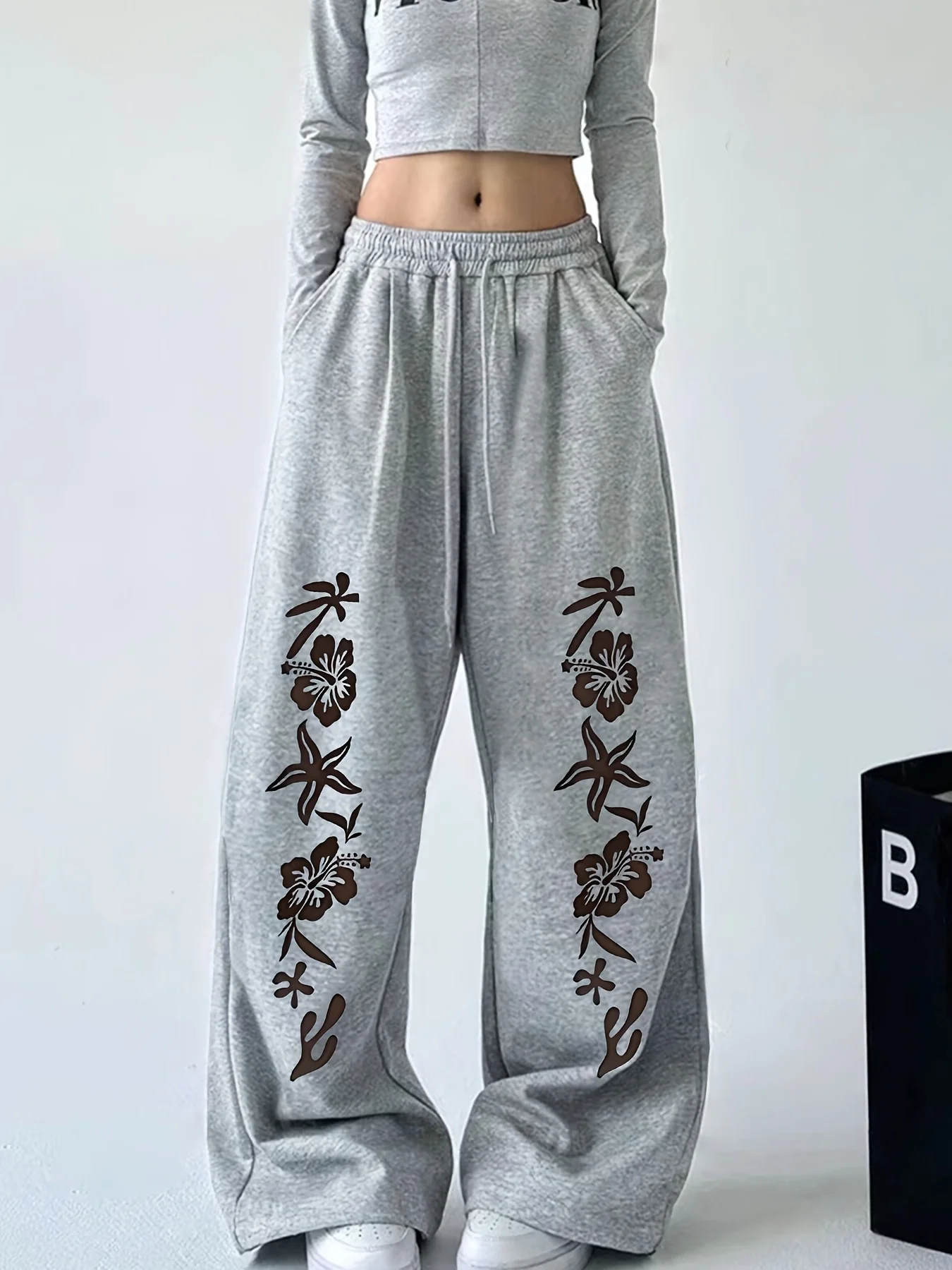 New Women's Plus Size Spring Flower Print Pants Fleece Elastic Waist Straight Leg Sweatpants Fashionable and Versatile
New Women's Plus Size Spring Flower Print Pants Fleece Elastic Waist Straight Leg Sweatpants Fashionable and Versatile