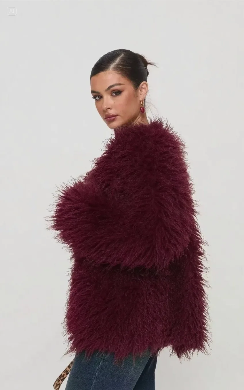 Tide Fashion Outerwear European Style V-neck Loose Coat All Match Casual Faux Fur Jacket Women New Autumn Winter 2025
Tide Fashion Outerwear European Style V-neck Loose Coat All Match Casual Faux Fur Jacket Women New Autumn Winter 2025
